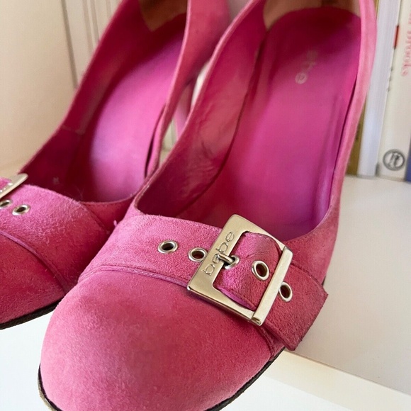 Barbie HOT PINK suede BeBe pumps heels shoes silver buckle round toe Y2K US W 9 - Picture 2 of 13